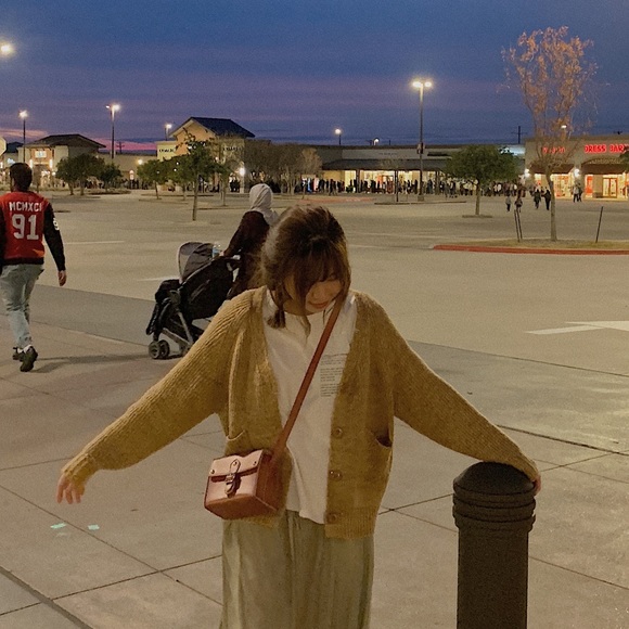 knit cardigan - Picture 2 of 2